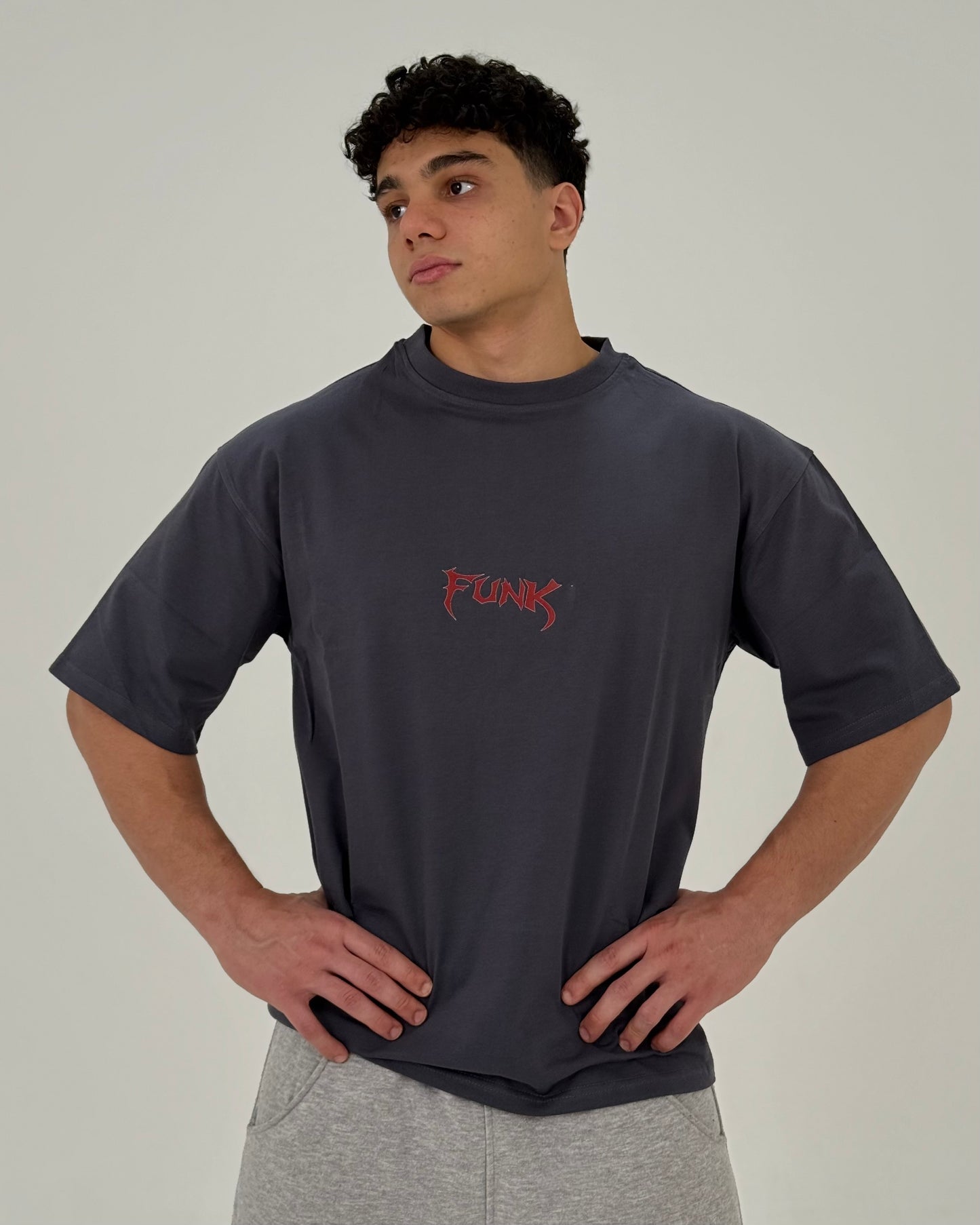 OVERSIZED T-SHIRT