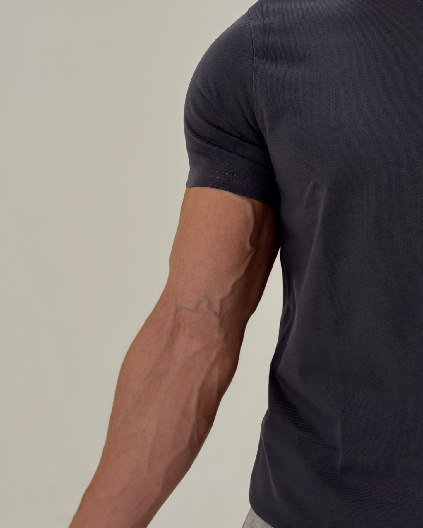 Short sleeve T-SHIRT